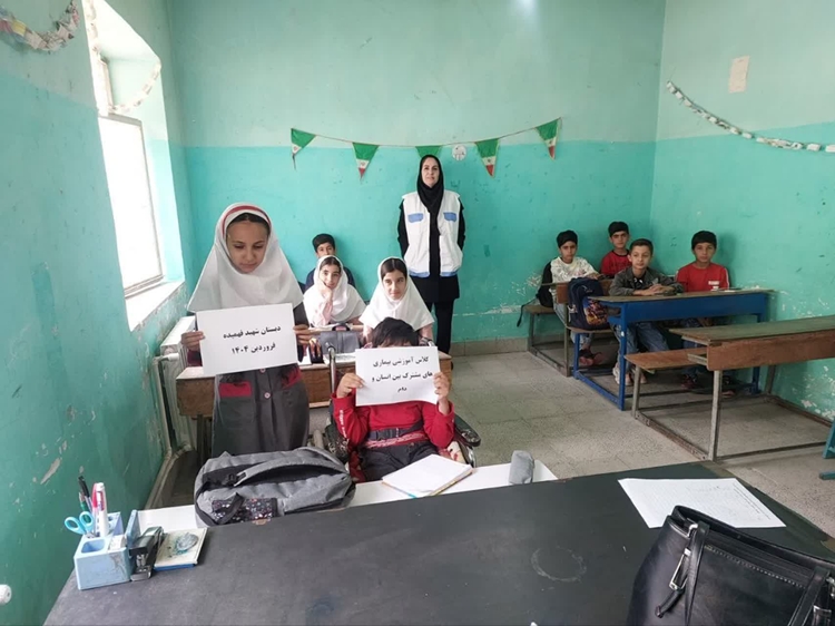 برگزاری دوره آموزشی «بیماری‌های مشترک بین انسان و دام» در روستای کلنگ‌بر چرداول